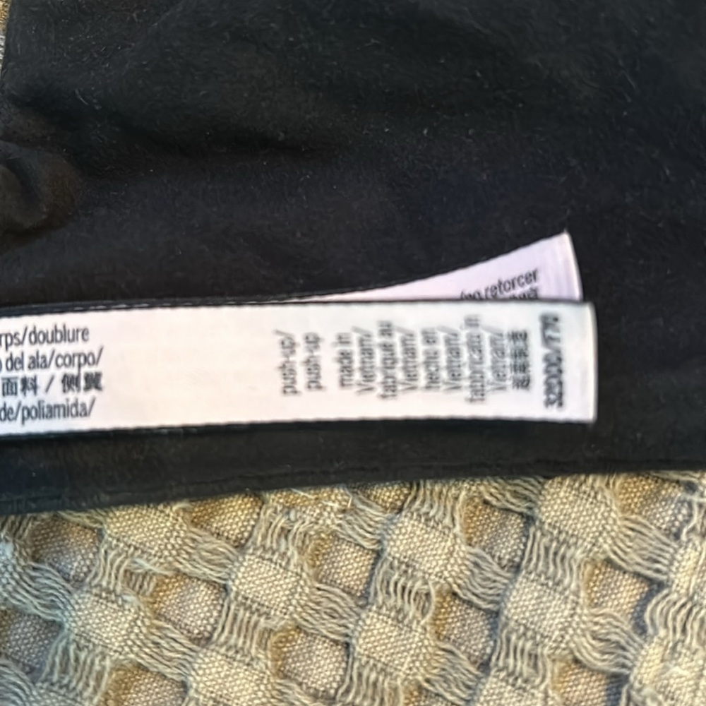 Victoria’s Secret push up bra 32ddd - Picture 4 of 6